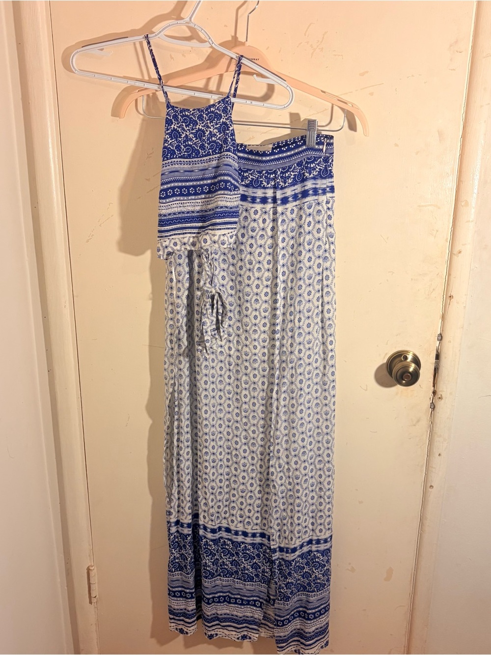 L'ATISTE Blue & White Multi Printed Matching Crop Top & Maxi Skirt